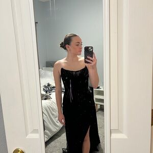 Elegant Black Maxi Dress